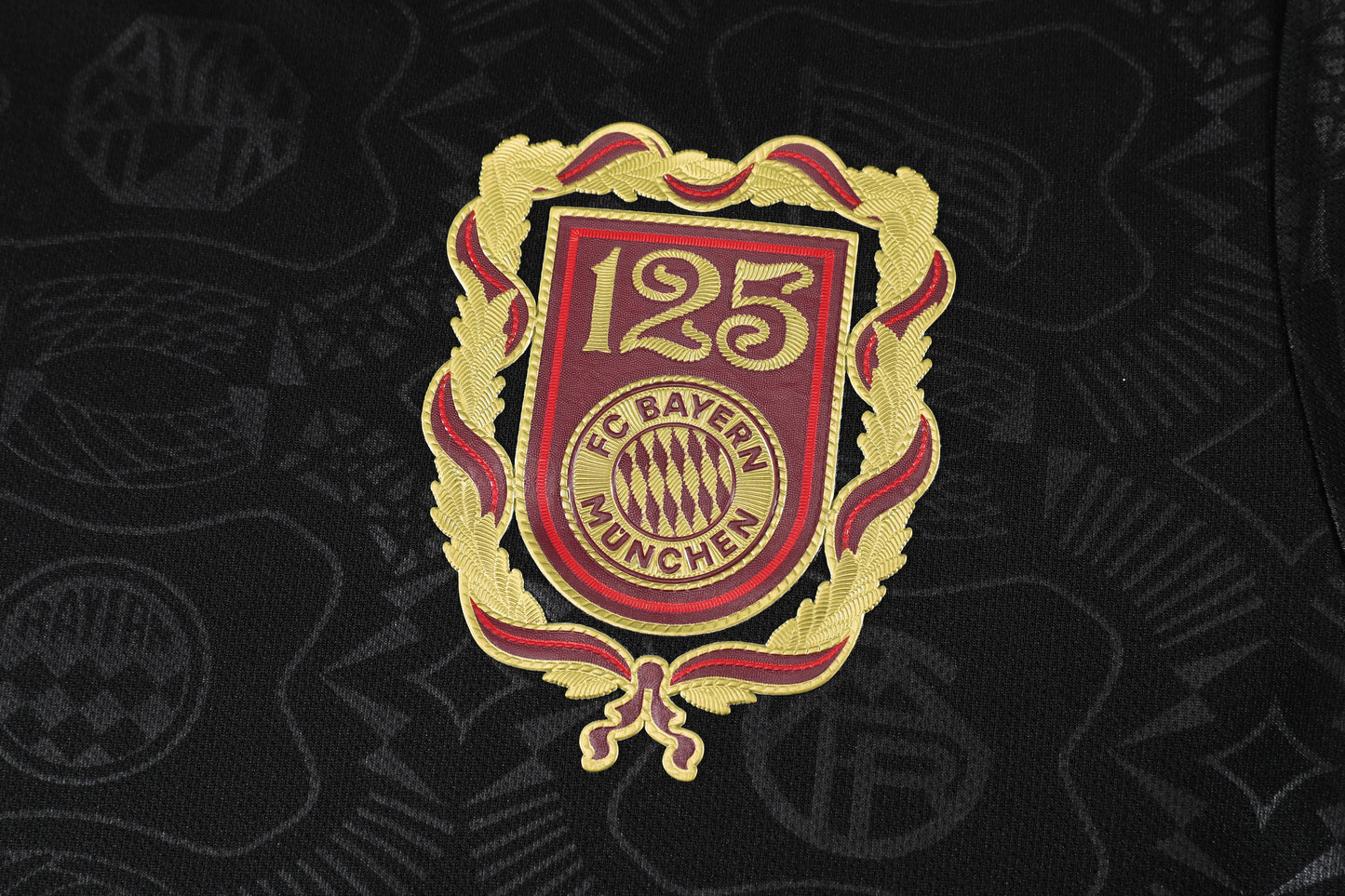 Barn/Vuxen - FC Bayern München 25/26 125 Year Anniversary Edition