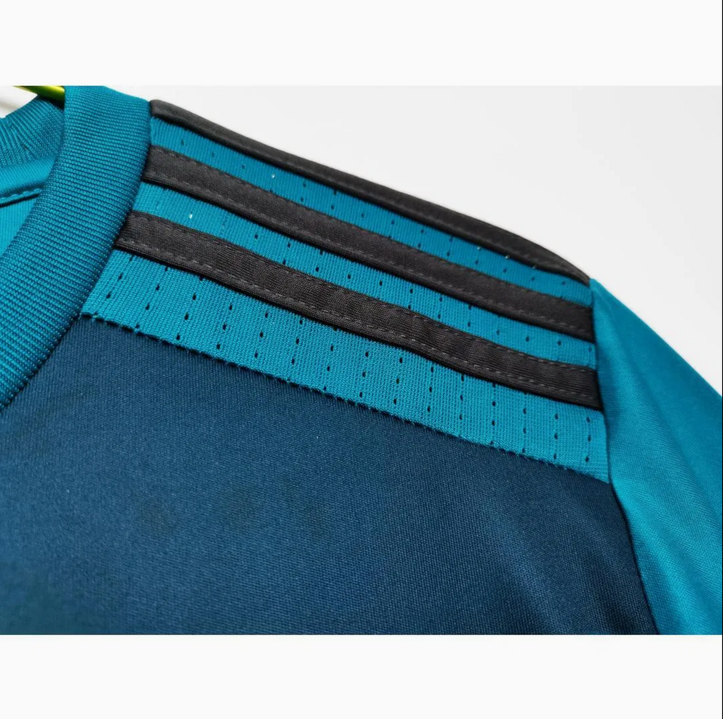 2017-2018 Real Madrid Tredje Ställ – Retro Version Club Soccer Jersey