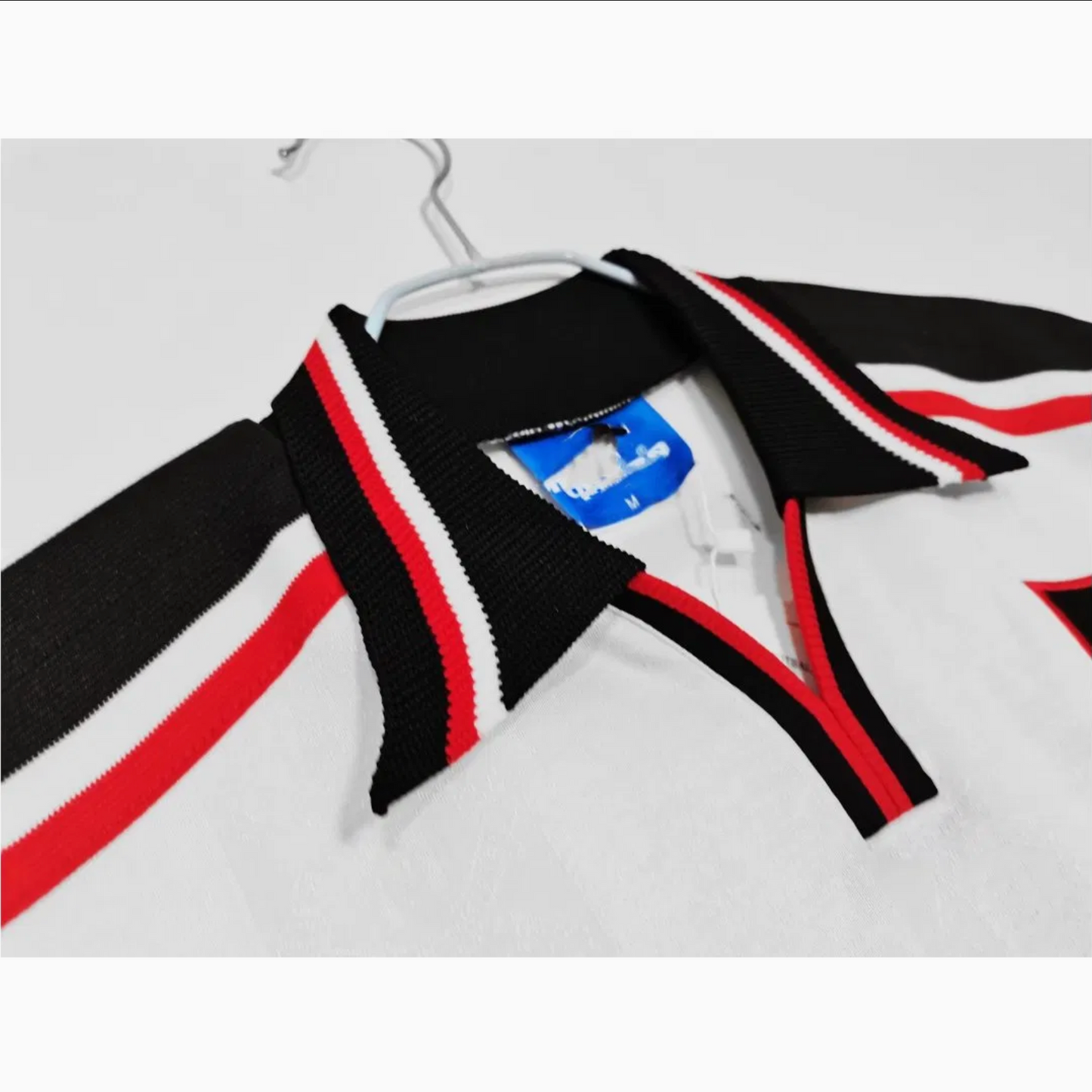 Manchester United Bortatröja från 1998-1999 Säsongen – Retro Version