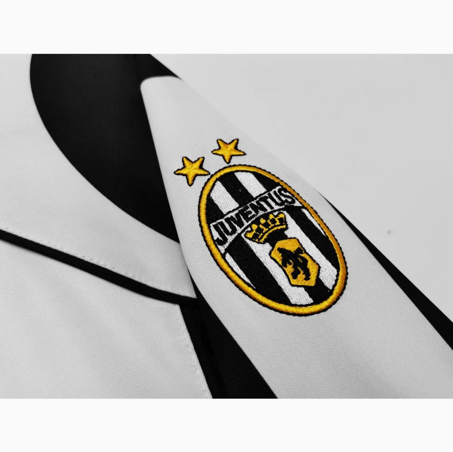 1997-1998 Juventus Hemmatröja – Retro Long Sleeve Version
