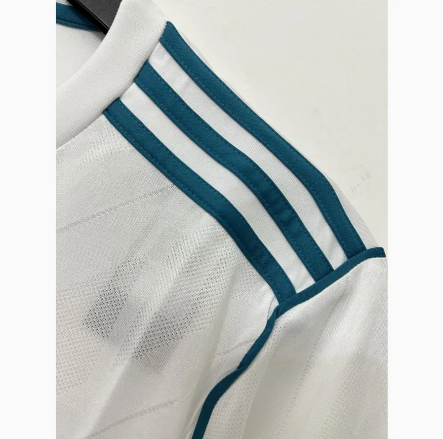 2017-2018 Real Madrid Hemmatröja – Retro Player Version