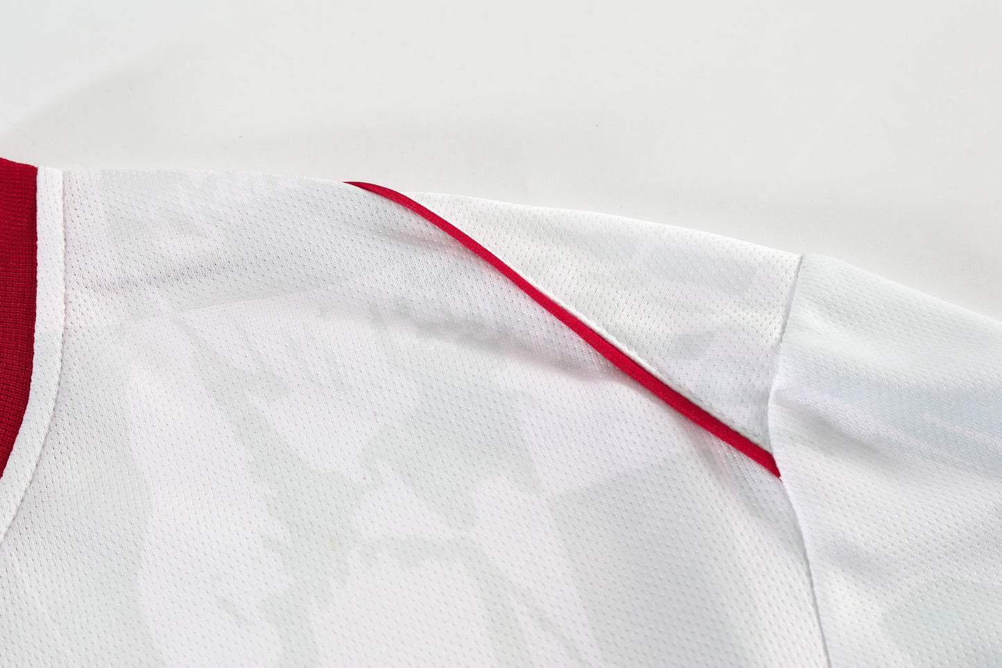 Barn/Vuxen Liverpool ställ 24-25 – White Classic Edition